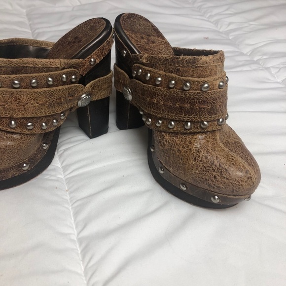 Vince Camuto Brown Leather Studded Mules Size 6 Chunky Heel Slip On EUC - Picture 4 of 13